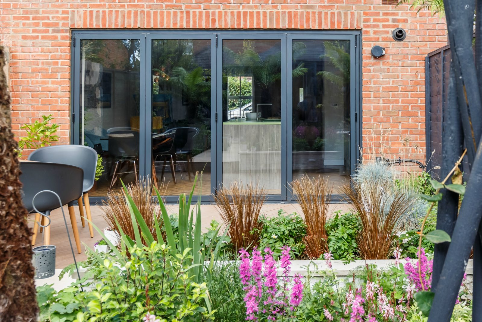RÄUM aluminium bifold doors from ITV love your garden